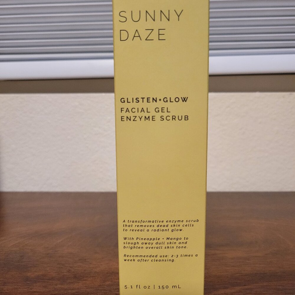NEW Sun and Moon Sunny Daze Facial Gel Enzyme Scrub
